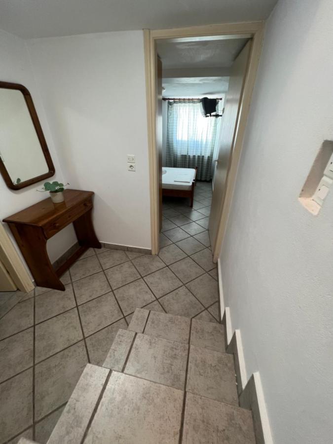 Athina Rooms Karvounades Exteriér fotografie