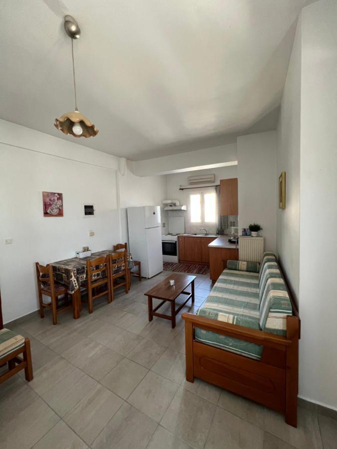 Athina Rooms Karvounades Exteriér fotografie