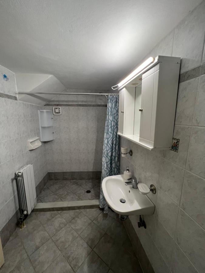 Athina Rooms Karvounades Exteriér fotografie