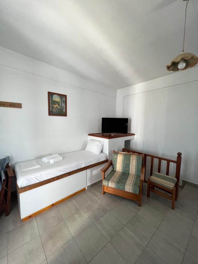 Athina Rooms Karvounades Exteriér fotografie