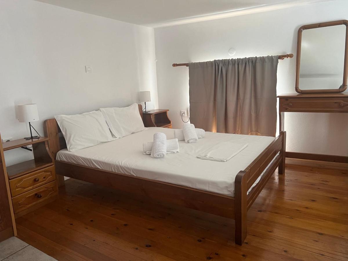Athina Rooms Karvounades Exteriér fotografie